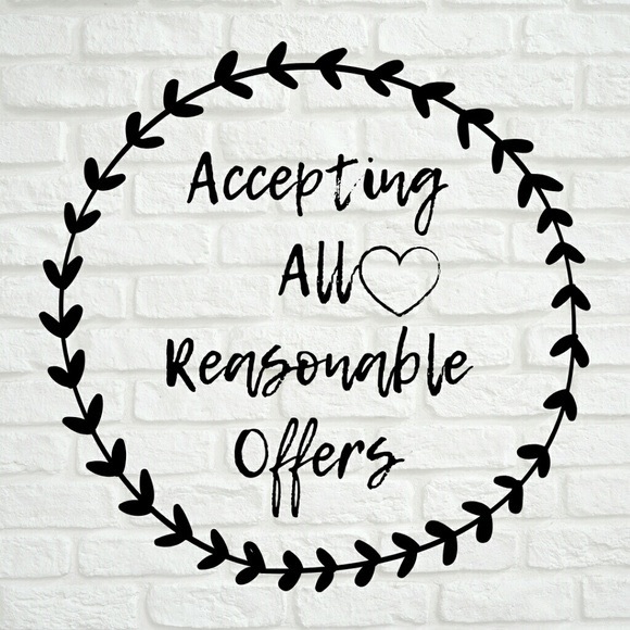 Everything must go - Picture 1 of 1